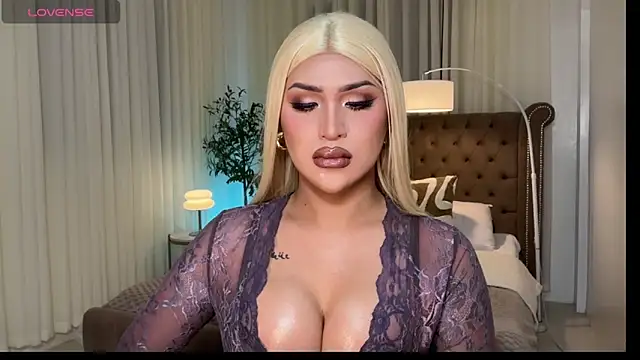 Preview of your_majesty_tyra