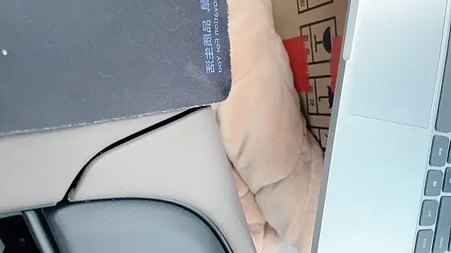 美女orla2021在线直播