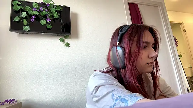 eunturton - EunTurton's free webcam