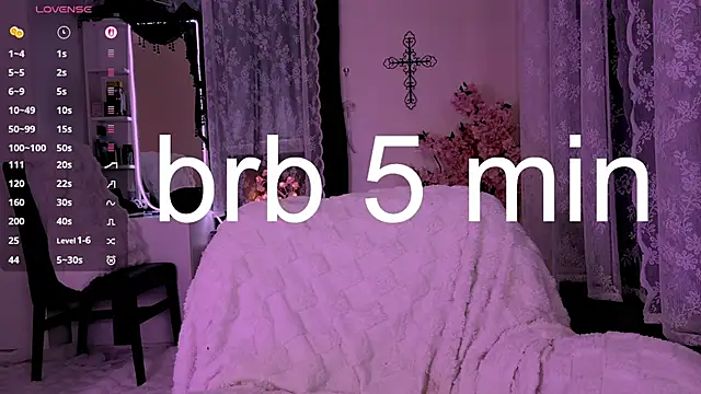 lein_bone (F teen) - show my pierced tits