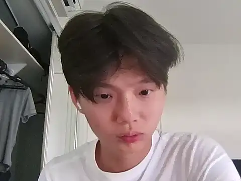 sweetiepuppy421's live cam