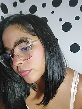 missmelissa_ (F young) - naked fingering