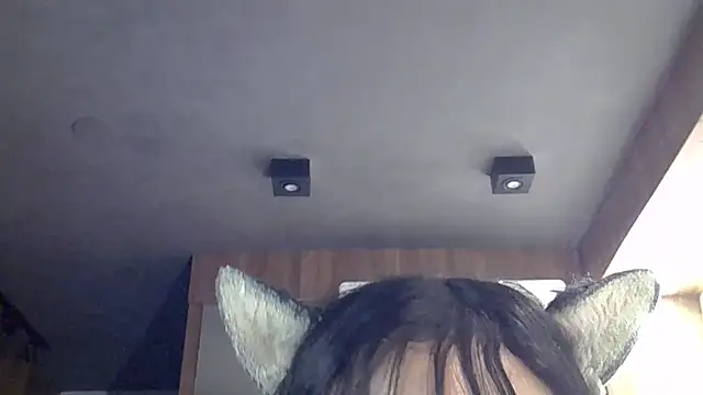 SkinnyKitten live sex cam