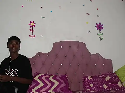 dannats1 - DannaTs1's free webcam - UK Sex Cams