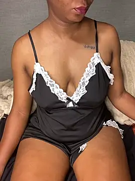 Webcam Model (maskedblossom)  is live.Free join now!