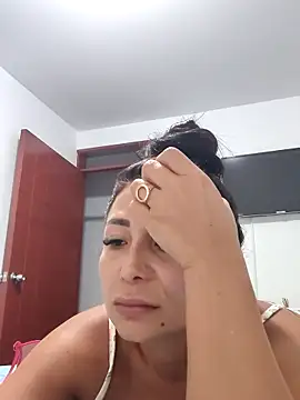 Webcam Model (mia_mancinii)  is live.Free join now!