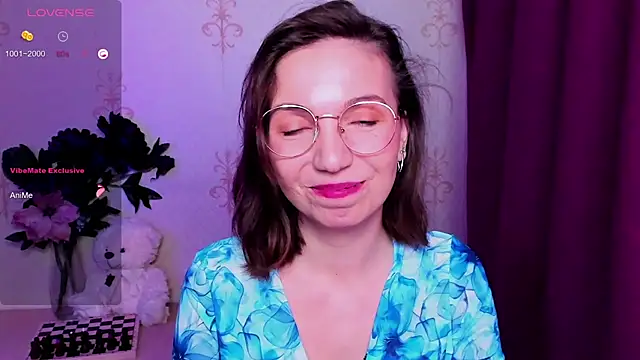 kindhazelhere_ (F young) - My birthday is coming soon!