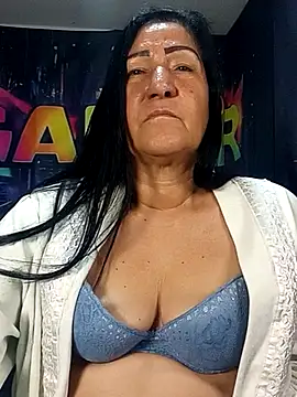 emmierae__ (Ask my age) - show de coño +1 dedo