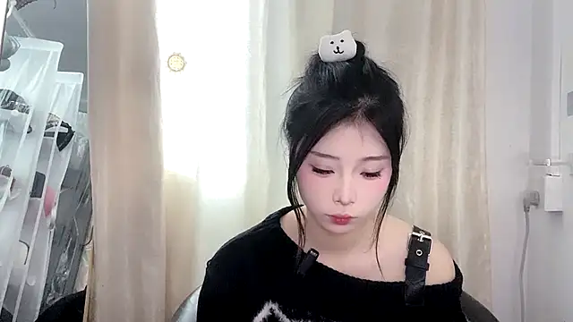 yiyibaby2026 - Yiyibaby2026's free webcam