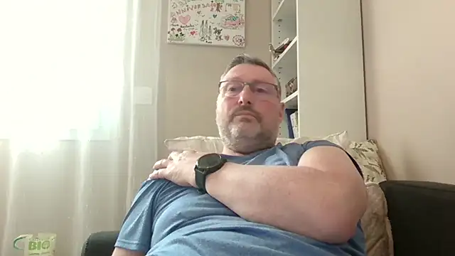 doudou310 (Ask my age) - 20 tks showing dick