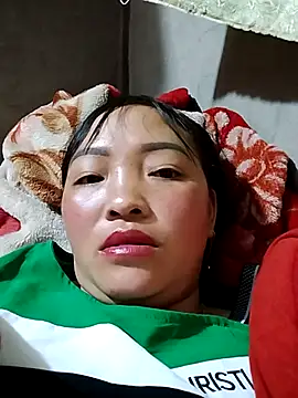 Live solo webcam of Minkine022