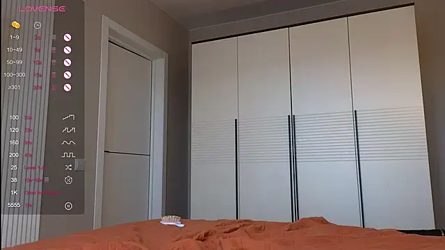 brightrays___ Live Webcam on Stripchat