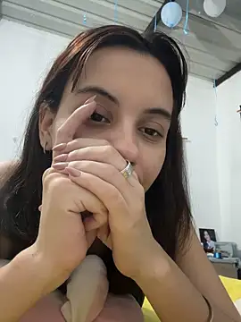 nicole_cute04 - Nicole_Cute04's free webcam