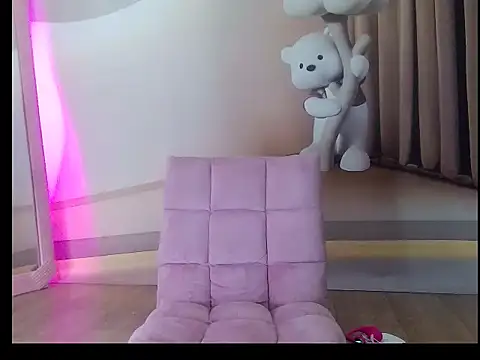 kylie_999 - Kylie_999's free webcam - UK Sex Cams