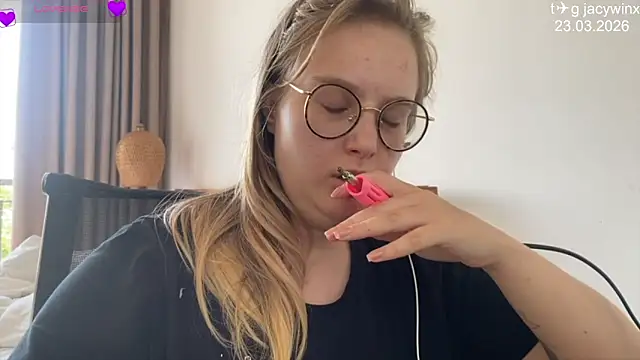 jacywinslat - JacyWinslat's free webcam