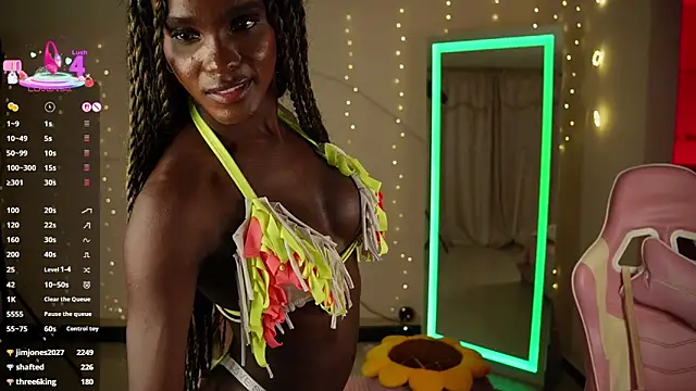 LuanaRisque live sex cam