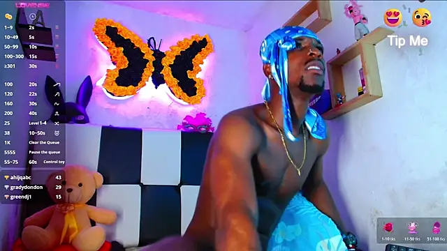 aroonsexyboy (M young) - Put lovense+Control lush 5 mins