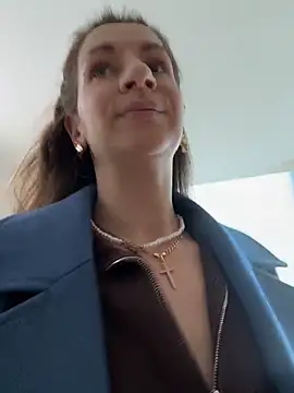 evvamur (F young) - naked under a coat 💕🧚‍♀️🫶