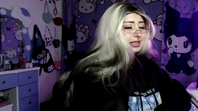 lussyevans24 live sex cam