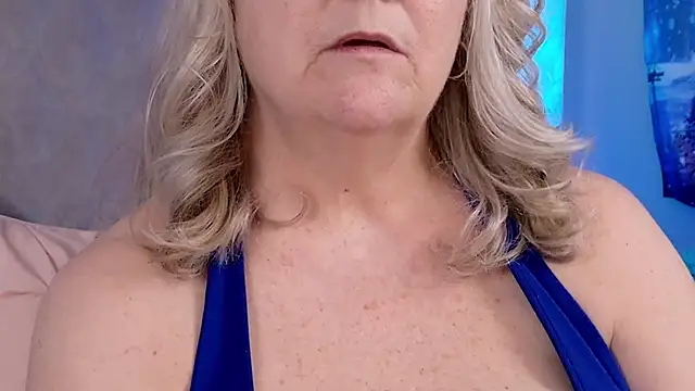 kaitlyn_winters (Ask my age) - Bewbies!