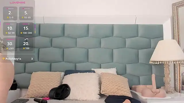 miamancini - MiaMancini's free webcam - UK Sex Cams