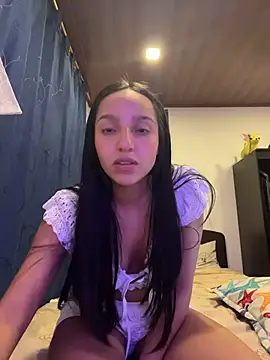 Webcam Model (Eve_Ritz)  is live.Free join now!