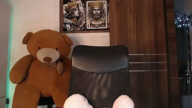 mistressbigcock777 - Mistressbigcock777's free webcam - UK Sex Cams