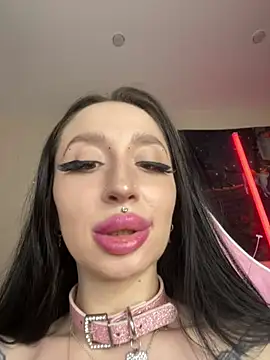 Webcam Model (Molly__Moon)  is live.Free join now!