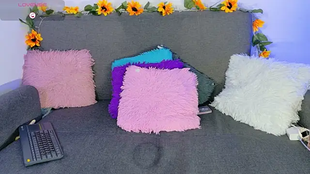 lunitaa0 - Lunitaa0's free webcam - UK Sex Cams