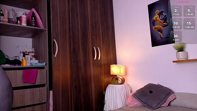 nairagold_ (F young) - one finger in my pussy + doggy