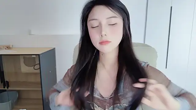 美女HaagenDazs_在线直播