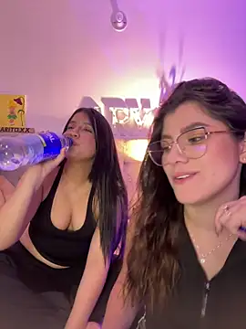 ARITOO_'s Live Sex Cam Show