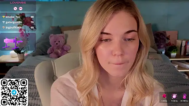 aurora_bennet (F young) - finger in ass