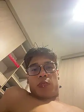 ronald_maximo19 (M twink) - Deep throat