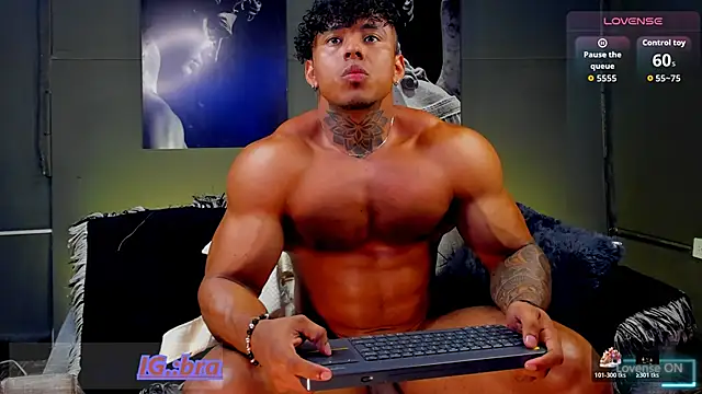 bradley_smith live sex cam