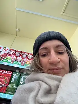 evvamur (F young) - naked under a coat 💕🧚‍♀️🫶