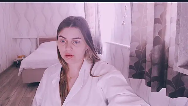 magickatarina_ (F young) - play with nipples