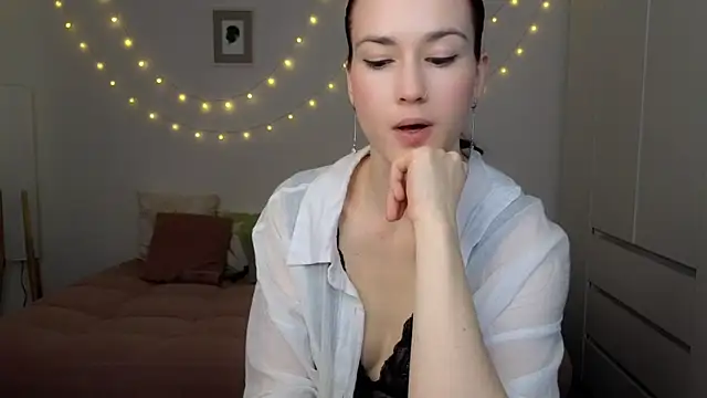 alicianewell (F young) - enticing goal