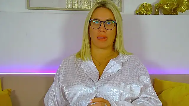 marianeumann (F young) - 🔥You choose my move