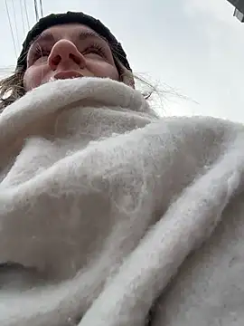 evvamur (F young) - naked under a coat 💕🧚‍♀️🫶