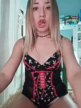 Webcam Model (soylulita07)  is live.Free join now!