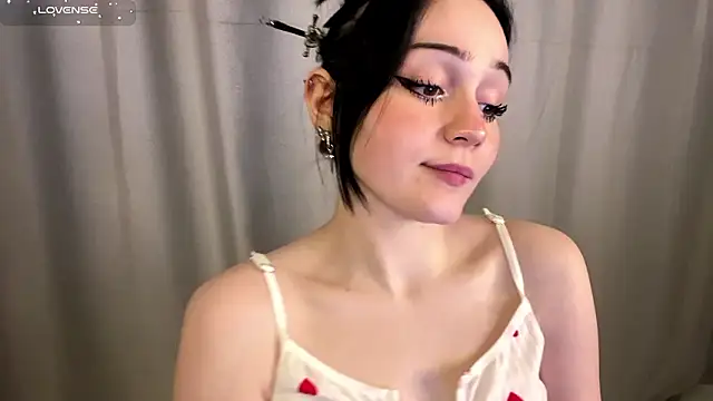 cloudemy (F teen) - do size of my shirt like XXS