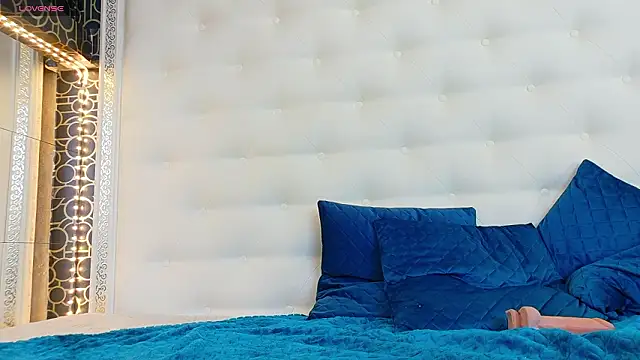 karissia (F milf) - make me cum<3