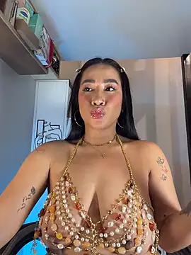 Webcam Model (AsianMilfSheryl)  is live.Free join now!