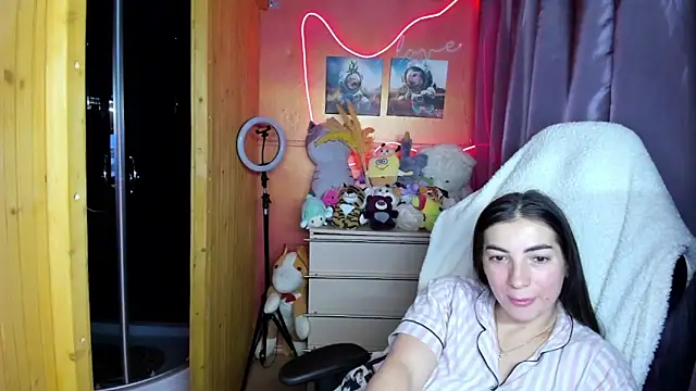 Fiery_Brunette_ live sex cam