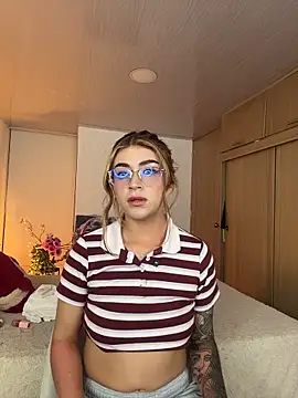 babesamanta (F young) - show ass+ spank ass hard