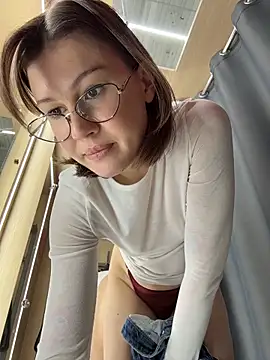 rinacat (F young) - Naked 10 min+ass tease