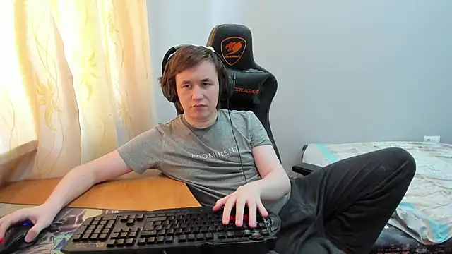 iliaskrislove (M young) - naked