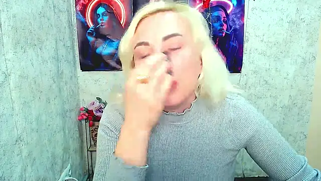 emmacat_ (F milf) - make me happy