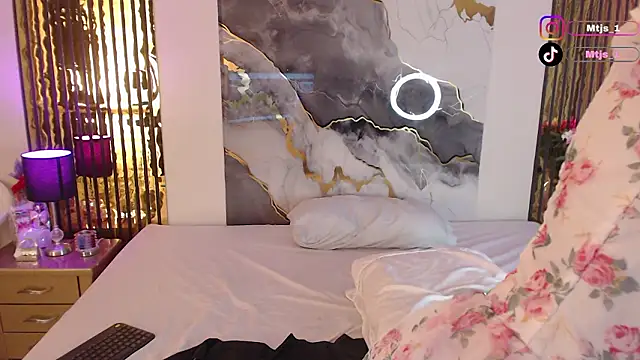 miticabrennet_ (F teen) - Tour of my goddess body